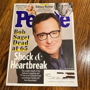 People Magazine January 24 2022 - Bob Saget - Sidney Poitier - Jamie Lynn Spears